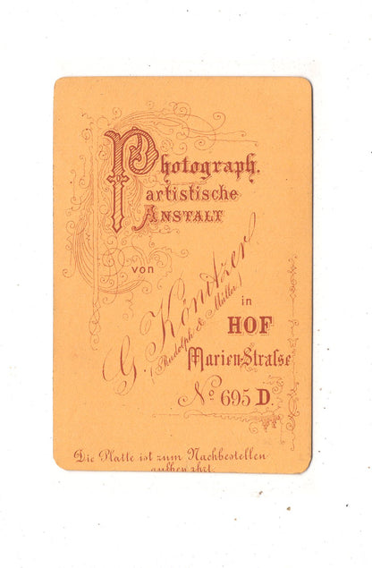 Fotografie Feine Dame mit Baby - Hof um 1870