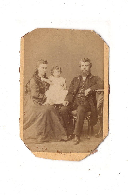 Fotografie Schönes Familienbild - unbekannter Ort 1870er
