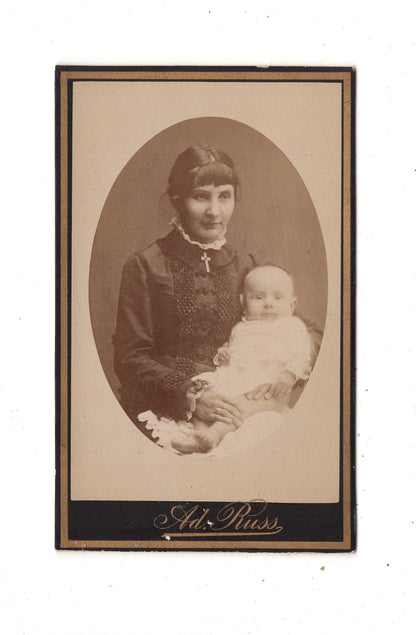 Fotografie Feine Dame mit Baby - Hradec Králové / Königgrätz 1880er