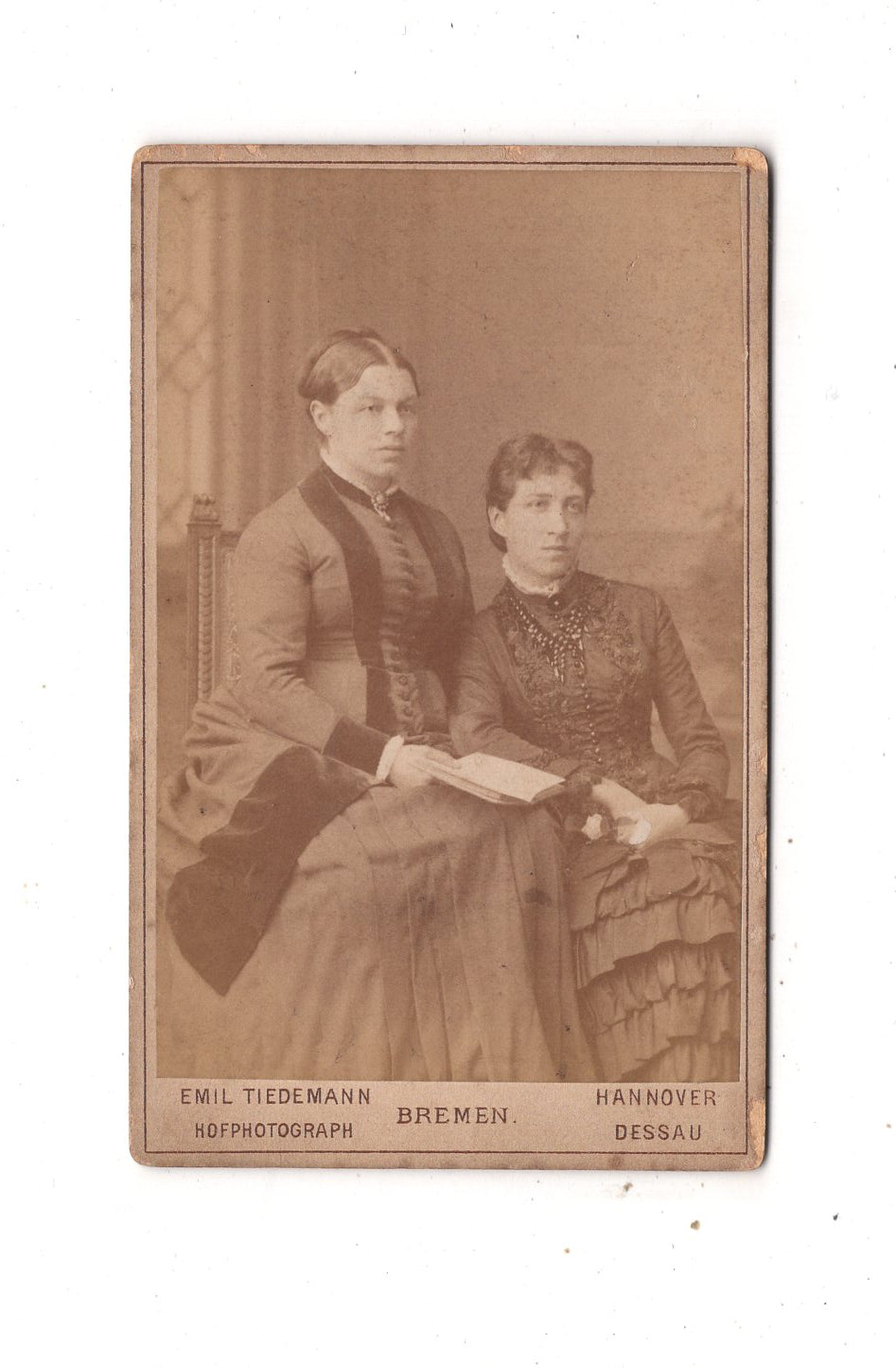 Fotografie Feine Damen - Bremen - Hannover - Dessau 1880er