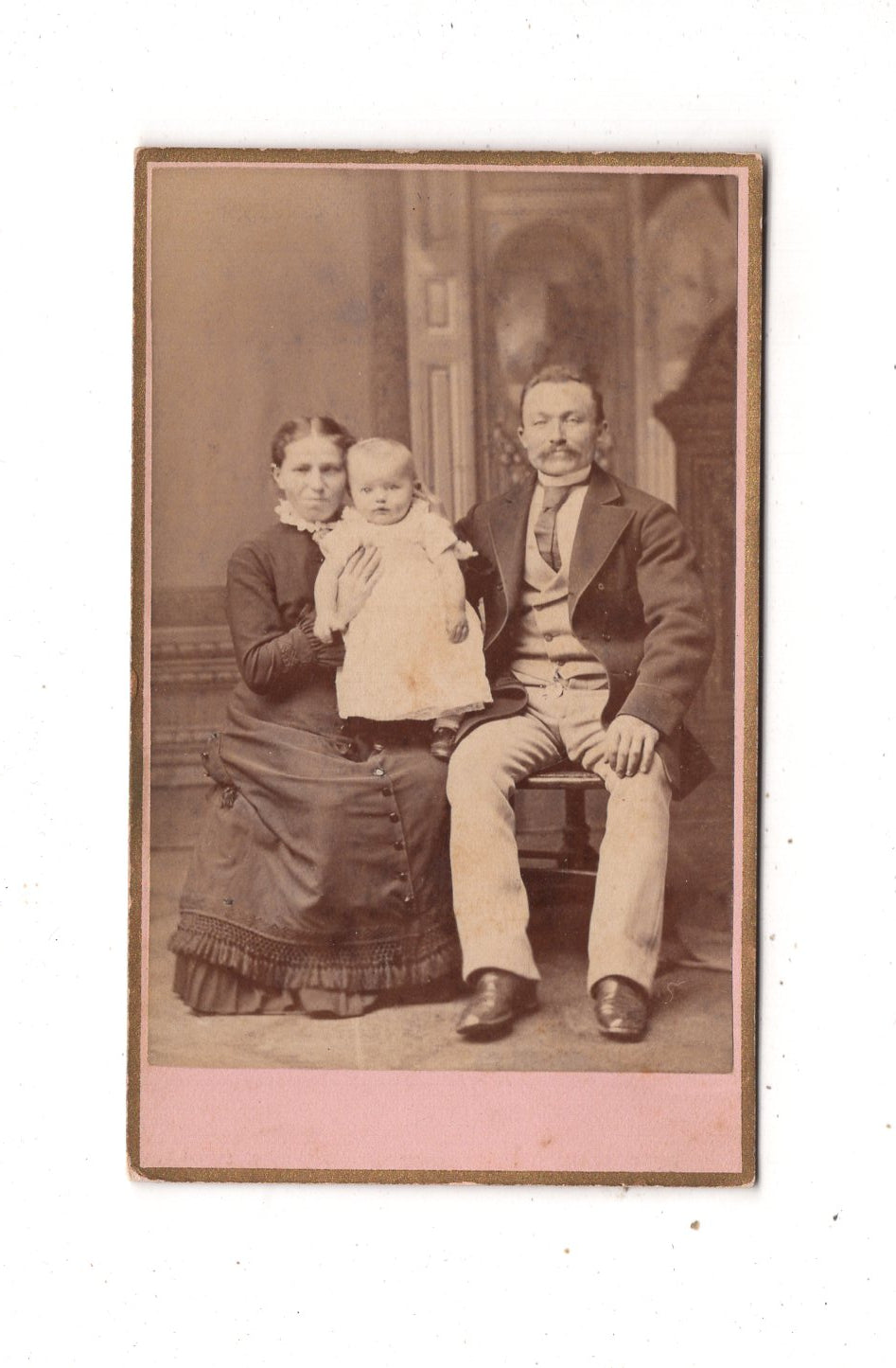 Fotografie Schönes Familienbild - unbekannter Ort 1880er