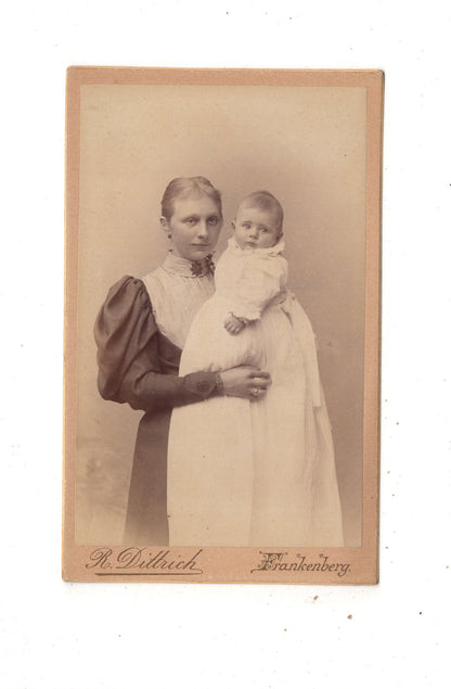 Fotografie Feine Dame mit Baby - Frankenberg um 1890