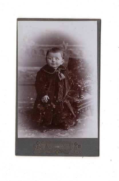 Fotografie Niedlicher kleiner Junge - Finsterwalde 1900er / CDV M1-22