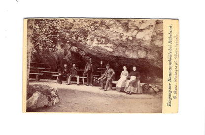 Fotografie Gruppenbild am Eingang zur Baumannshöhle bei Rübeland - 1880er