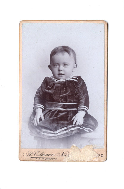 Fotografie Niedlicher kleiner Junge - Flensburg 1890er