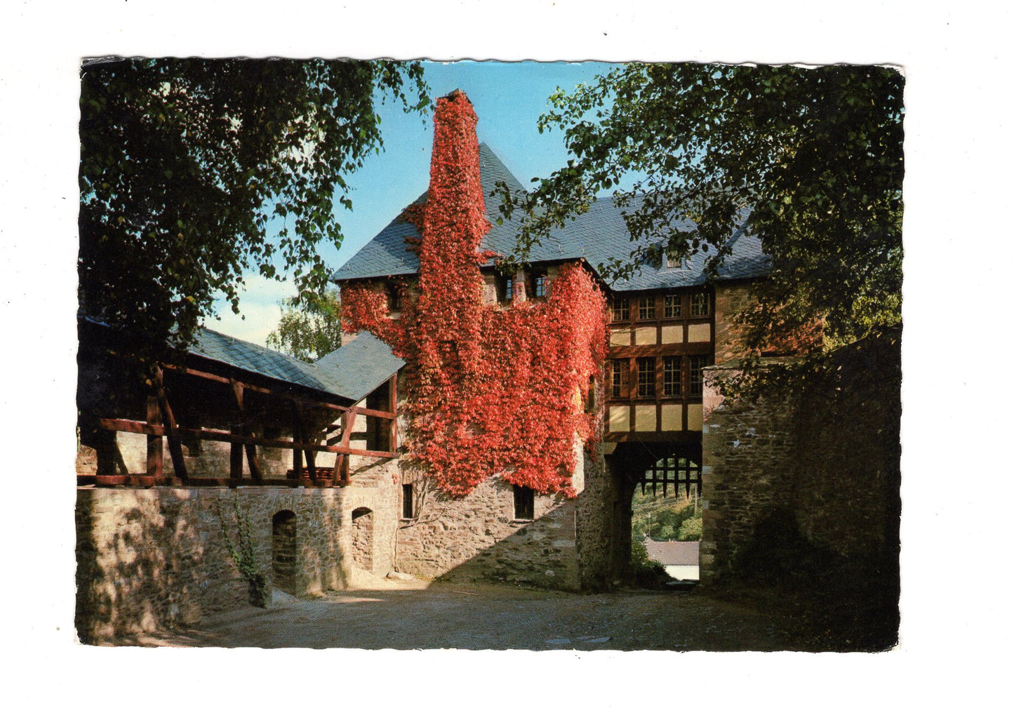 Ansichtskarte Heimbach / Eifel / Wehrgang der Burg Hengebach / M1-60