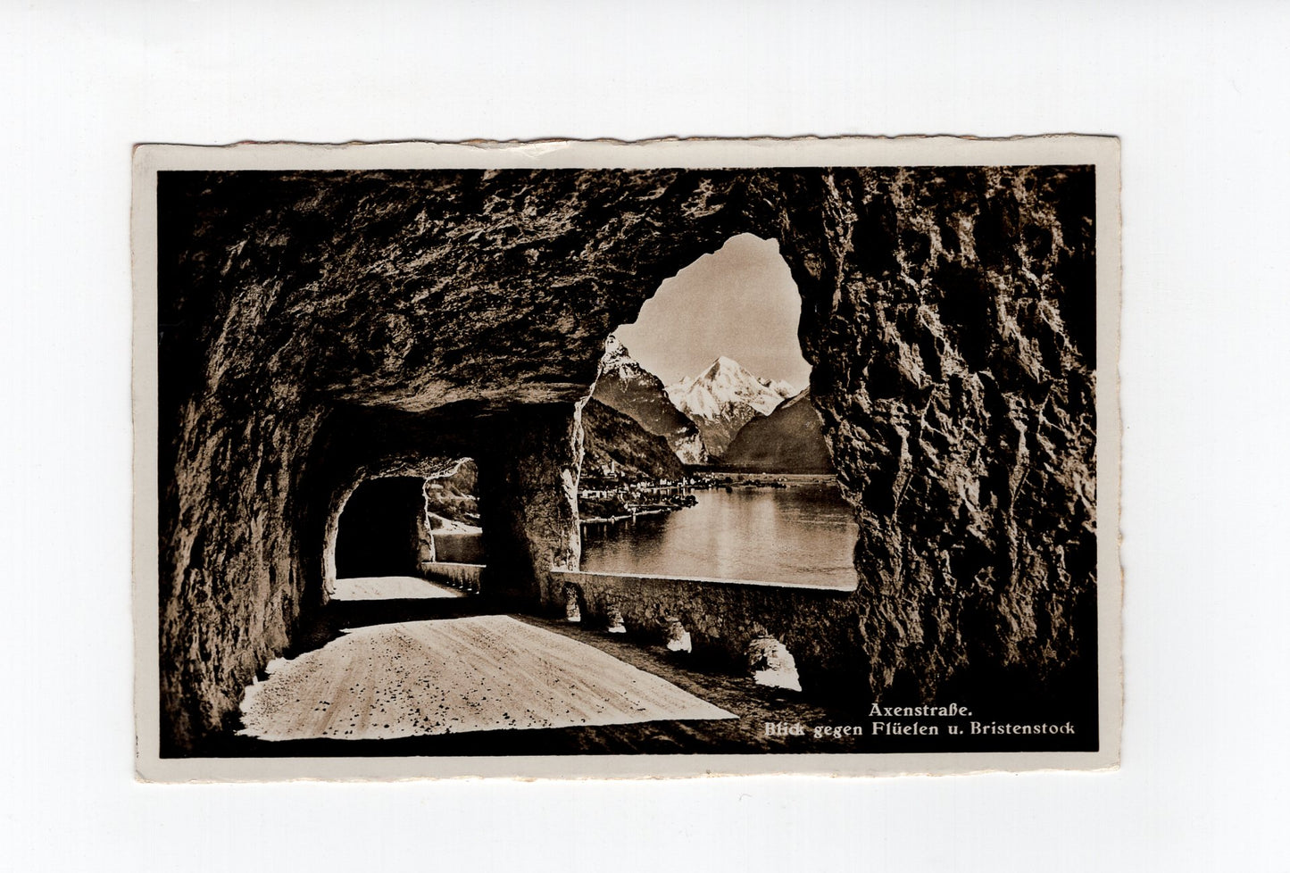 Ansichtskarte Axenstraße / Blick gegen Flüelen und Bristenstock / Schweiz