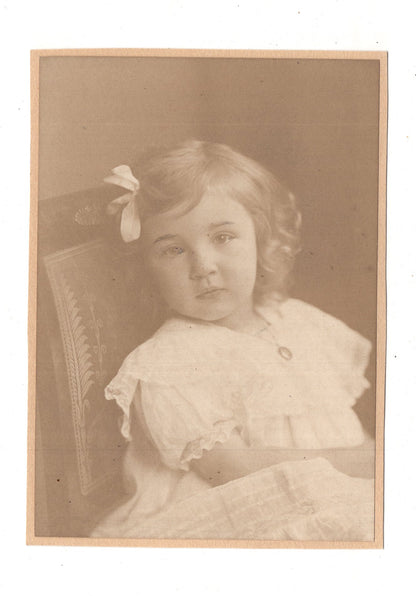 Fotografie Niedliches kleines Mädchen / benannt - Berlin um 1920