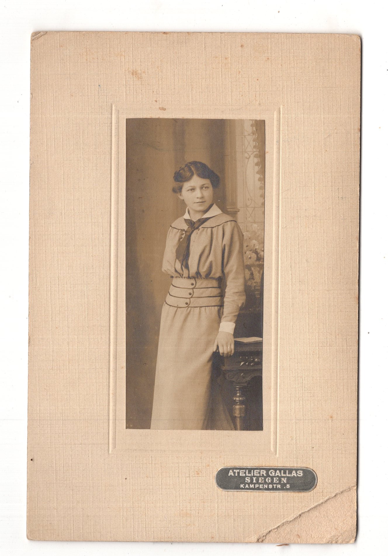 Fotografie Feines junges Mädchen mit Widmung - Siegen 1910er