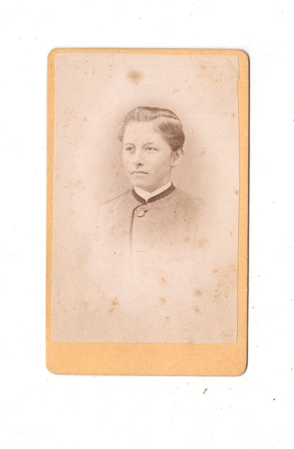Fotografie Feiner Junge - Hof 1860er / CDV N1-06