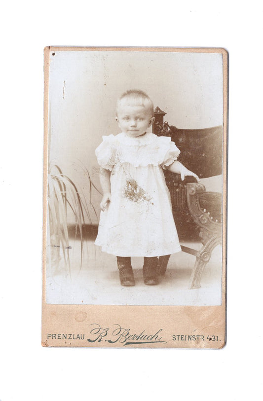 Fotografie Niedlicher kleiner Junge - Prenzlau 1890er