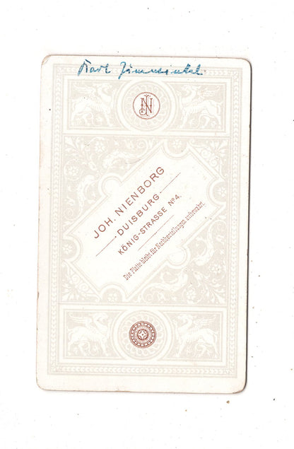 Fotografie Niedlicher kleiner Junge / benannt / mit Spielzeug - Duisburg 1880er