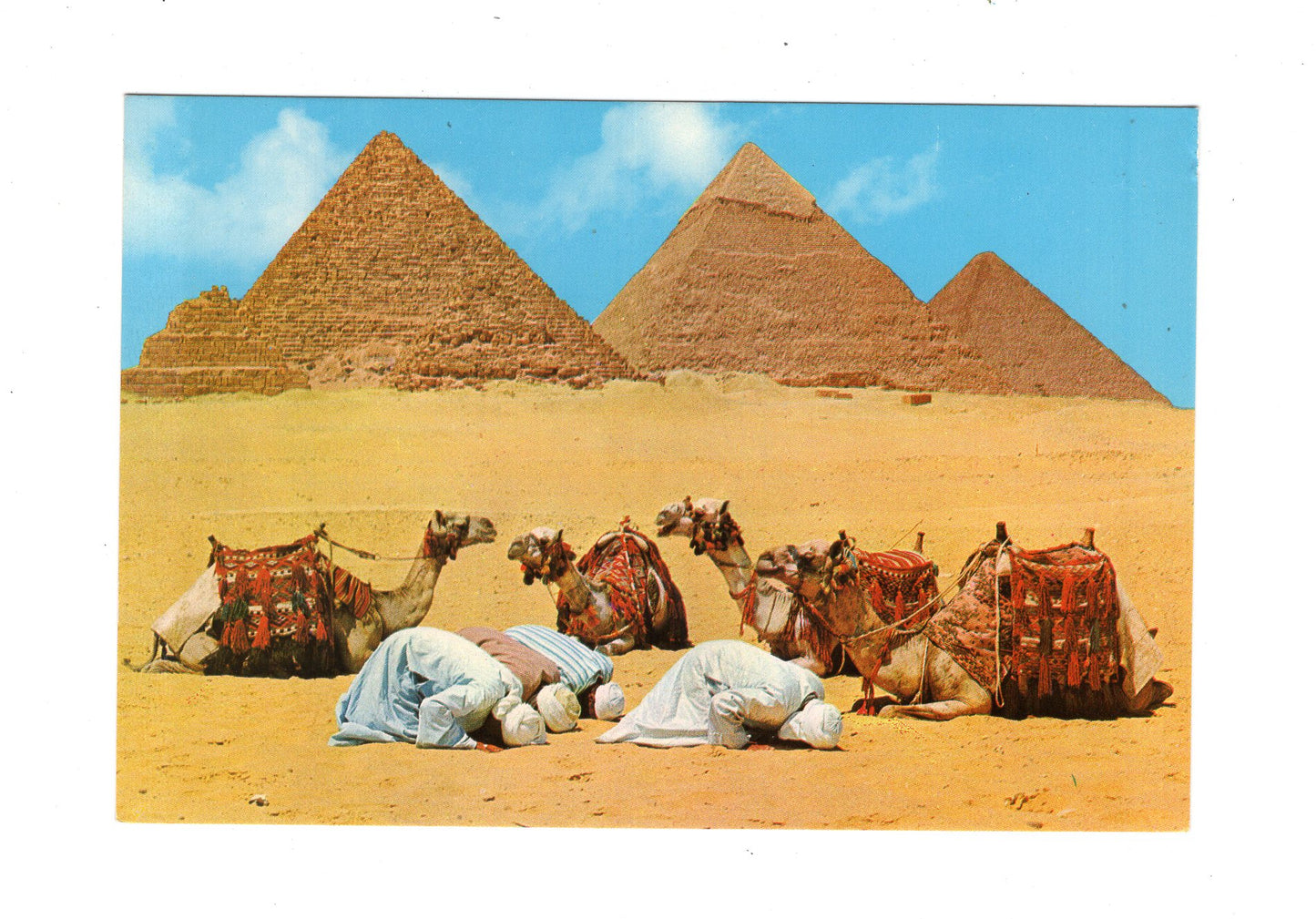 Ansichtskarte Gizeh / Gebet bei den Pyramiden / Ägypten