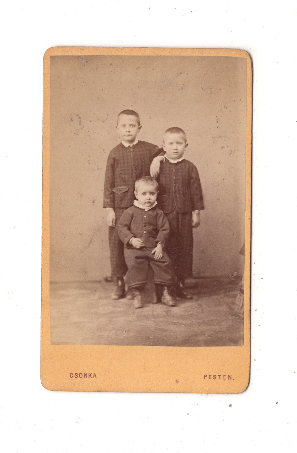 Fotografie Niedliche kleine Jungen - Pesten / Budapest 1860er