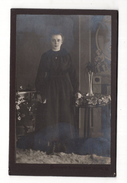 Fotografie Feines junges Mädchen - unbekannter Ort 1910er